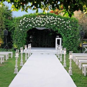 The perfect white aisle runner.