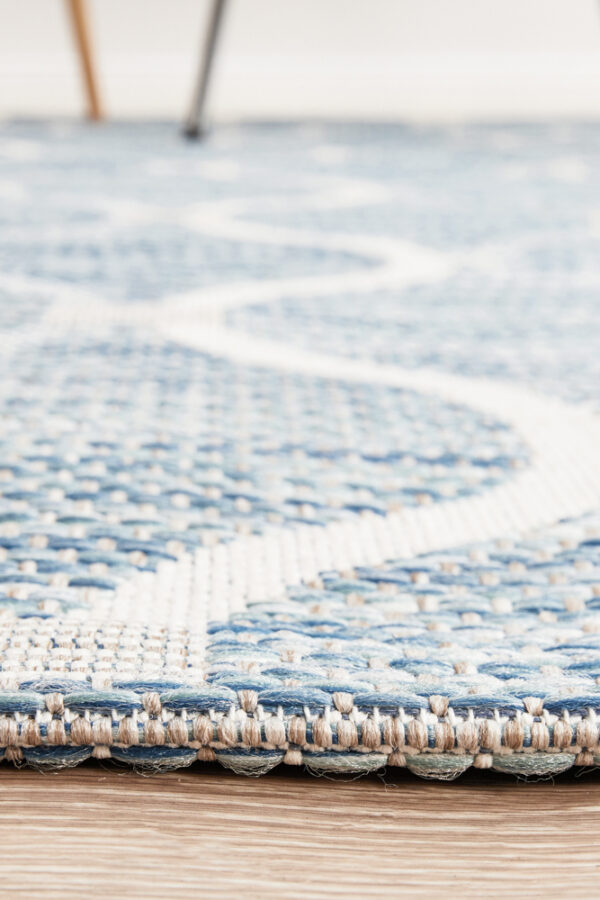 Alfresco Dining Outdoor Rug Side Profile