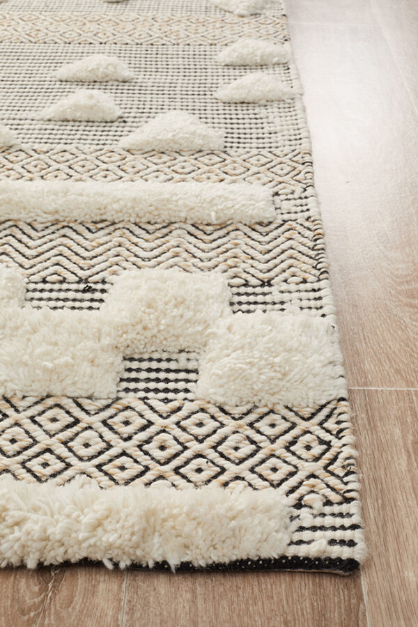 Ivory Bone Textured Rug end profile