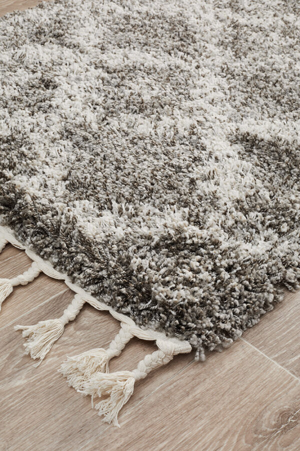 Lavish Rug corner of runner