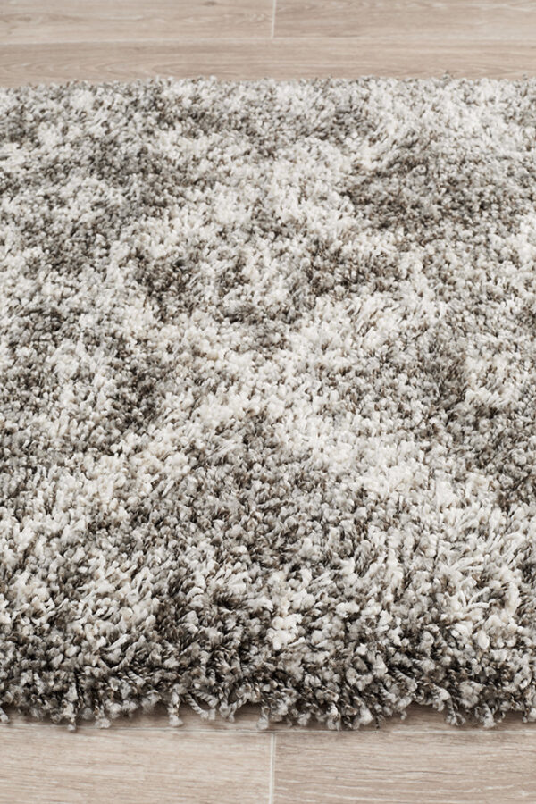 Lavish Rug runner side view