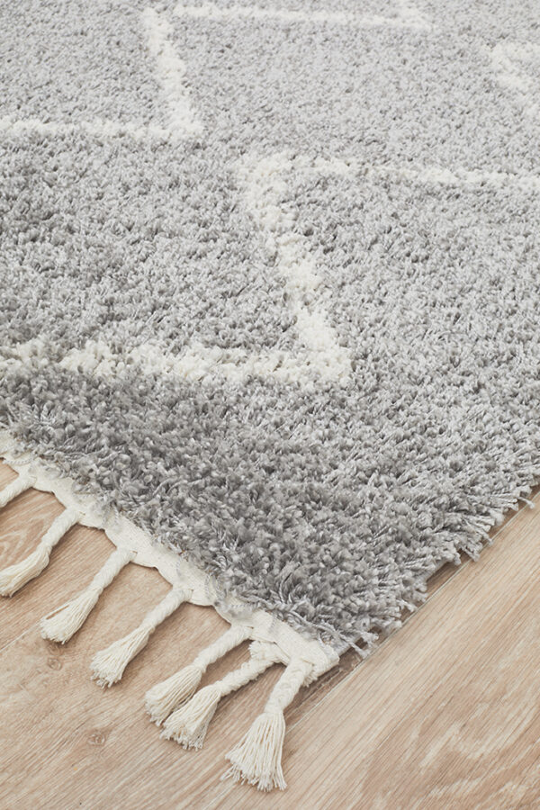 Condensed Shag Pile Rug Fringed Ends