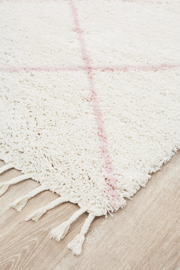 Sturdy High Pile Rug Corner Profile