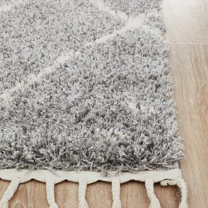 Thick Material Rug With Fringe