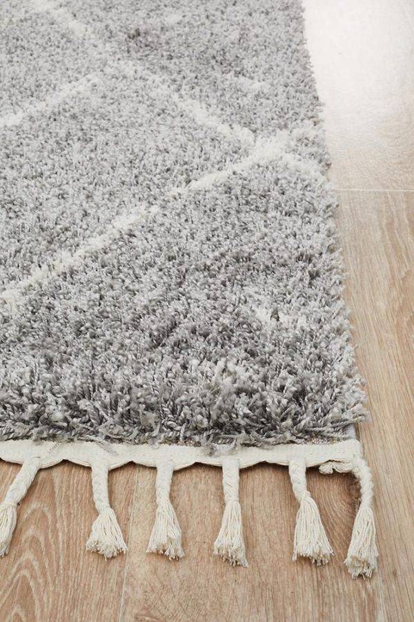 Thick Material Rug With Fringe