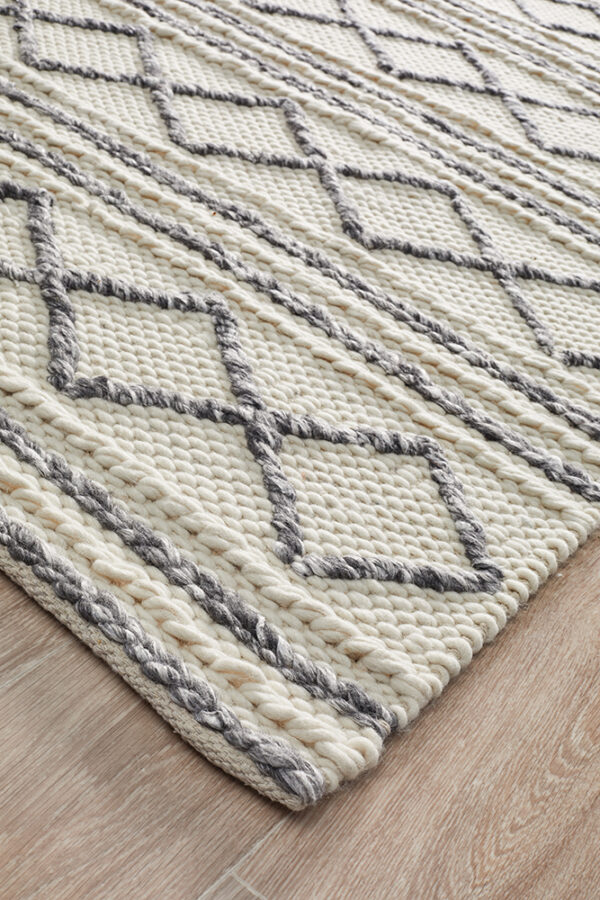 Loop Pile Wool Rug Corner Pattern