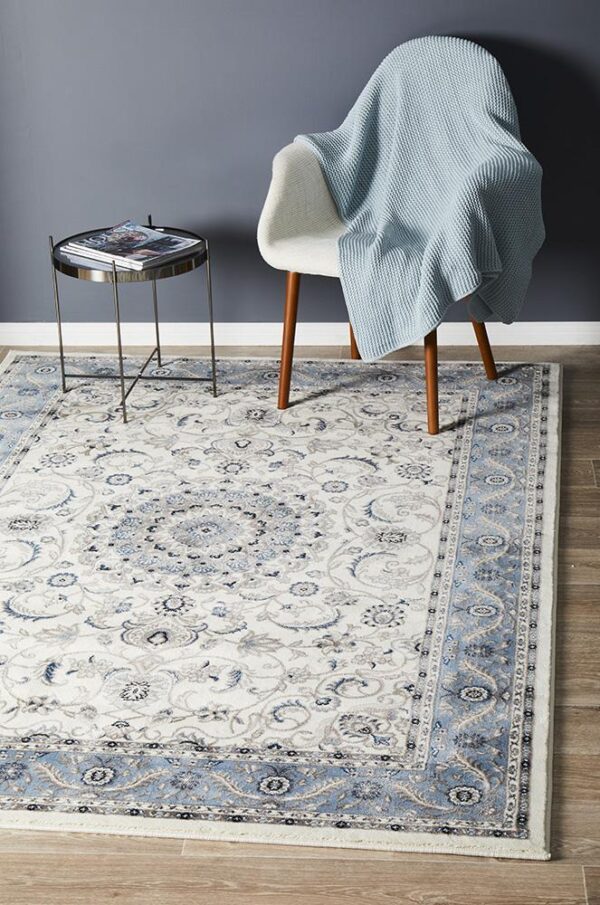 Traditional Rug Colour White With Blue Border Traditional Rug Colour White With Blue Border