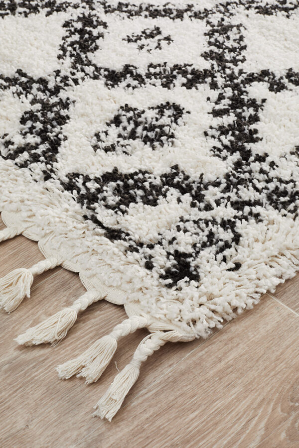 Shaggy Rug Corner view