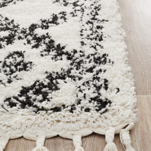 Shaggy Rug Fringed Ends