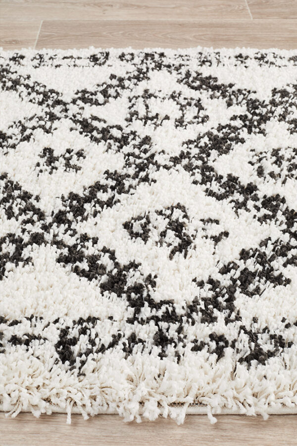 Shaggy Rug Profile