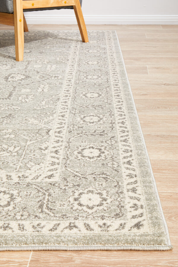 Traditional Flower Style Rug Side view