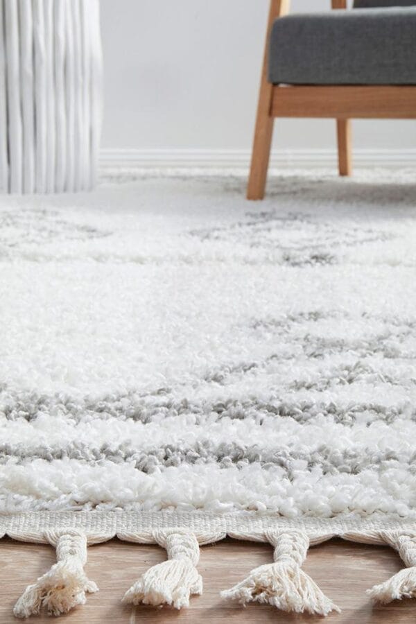 White Design Shag Pile Rug