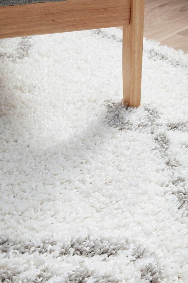 White Design Shag Pile Rug