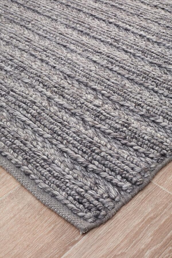 Handwoven Steel Rug Corner Proflie