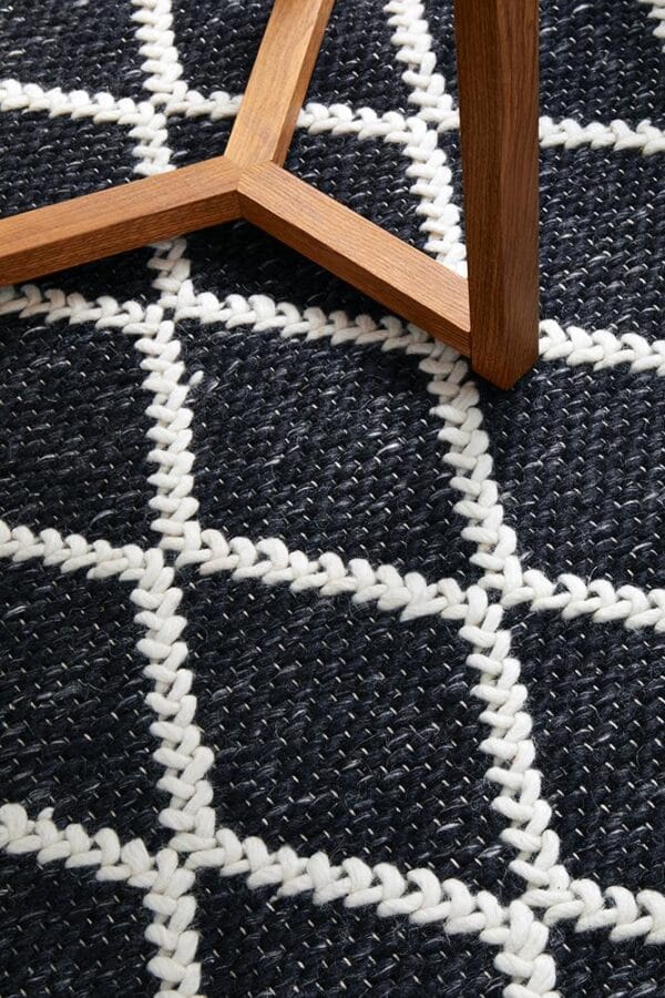 Black White Wool Blend Rug Profile