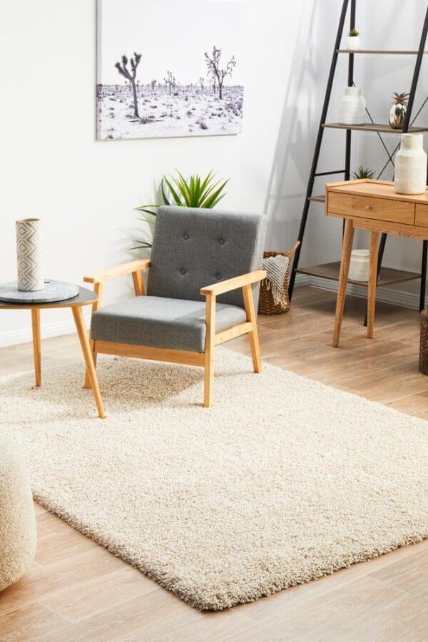 Cream Shag Pile Rug Design