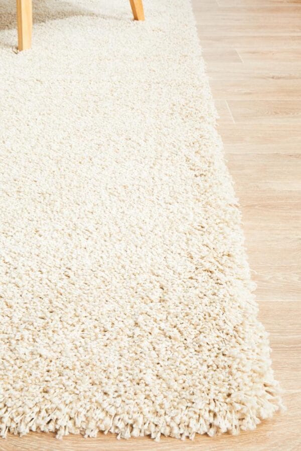 Cream Shag Pile Rug Yarn Pile View