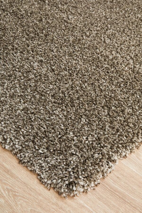 Rock Shag Pile Rug Corner Profile